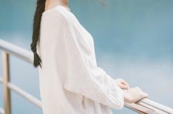 爱游戏-赛道上的舞者，三笘薰的冠军级表现点亮F1街道赛之夜