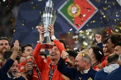 爱游戏入口-拼搏赛场！欧洲国家队燃烧激情的简单介绍