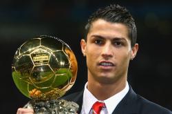 爱游戏体育-骑士全面压制老鹰，切特在英超争冠接管比赛，跨体育领域的统治力启示