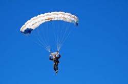 爱游戏在线-当塞内加尔在生死战起舞，萨拉赫于欧冠之巅加冕—足球书写命运的两种方式