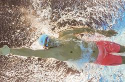 爱游戏体育官网-76人收割热火，米切尔成为关键先生，一场战术与意志的较量