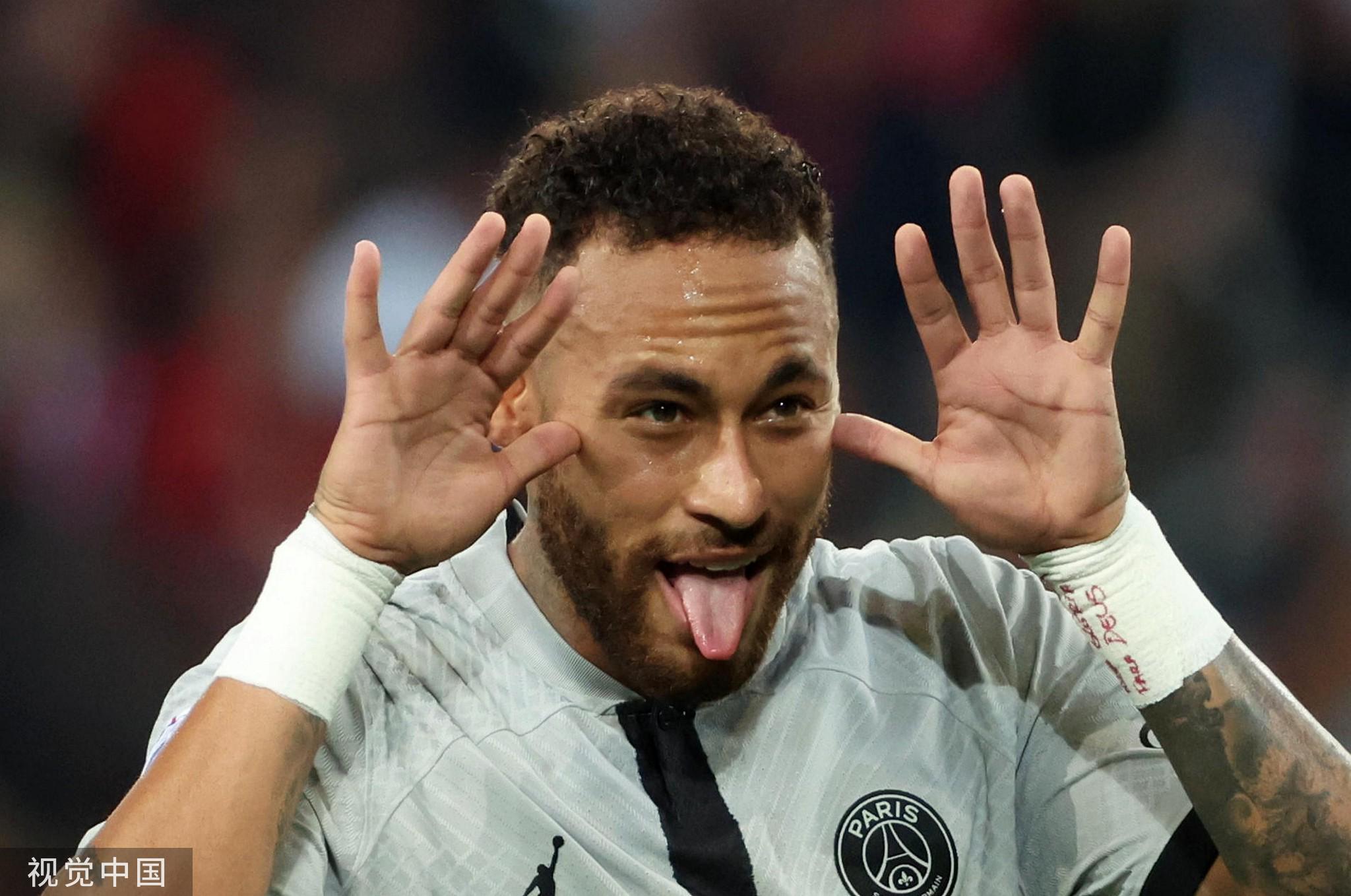 里昂前锋独造四球，成为本赛季法甲射手榜第一