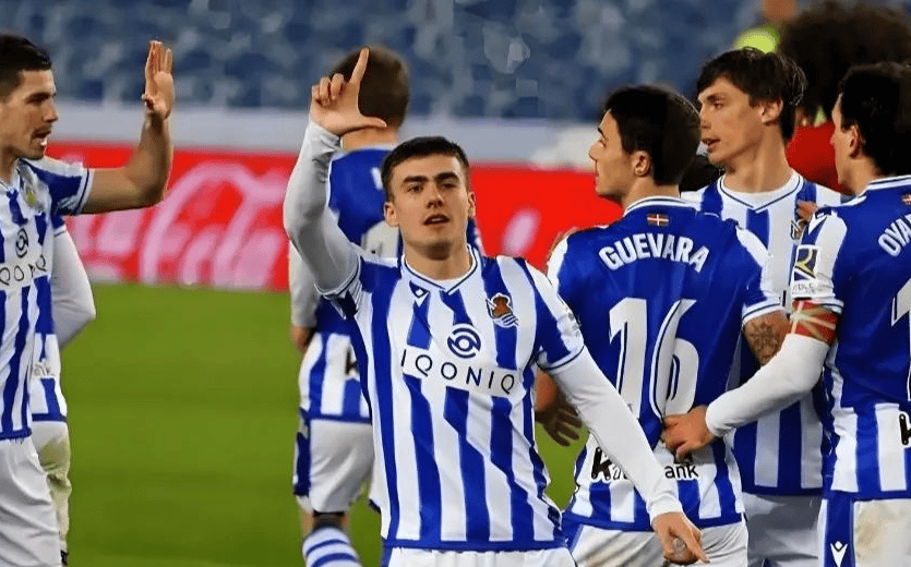 包含皇家社会连胜阿拉维斯,持续榜首争冠的词条 包含皇家社会连胜阿拉维斯,持续榜首争冠的词条