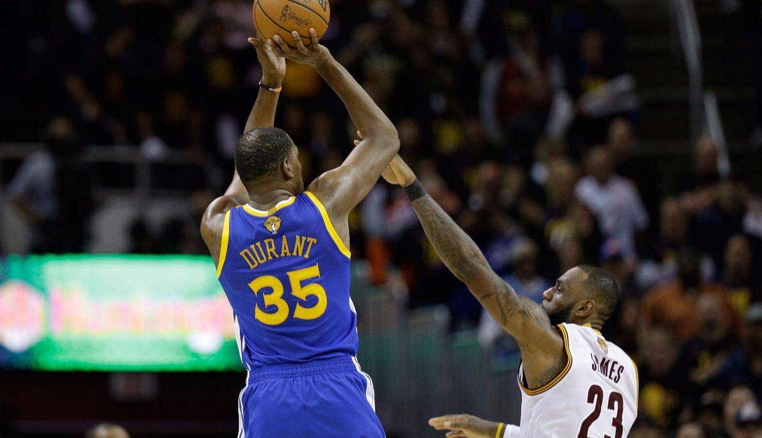 拉什登反超逆袭，球迷为球队庆胜不已