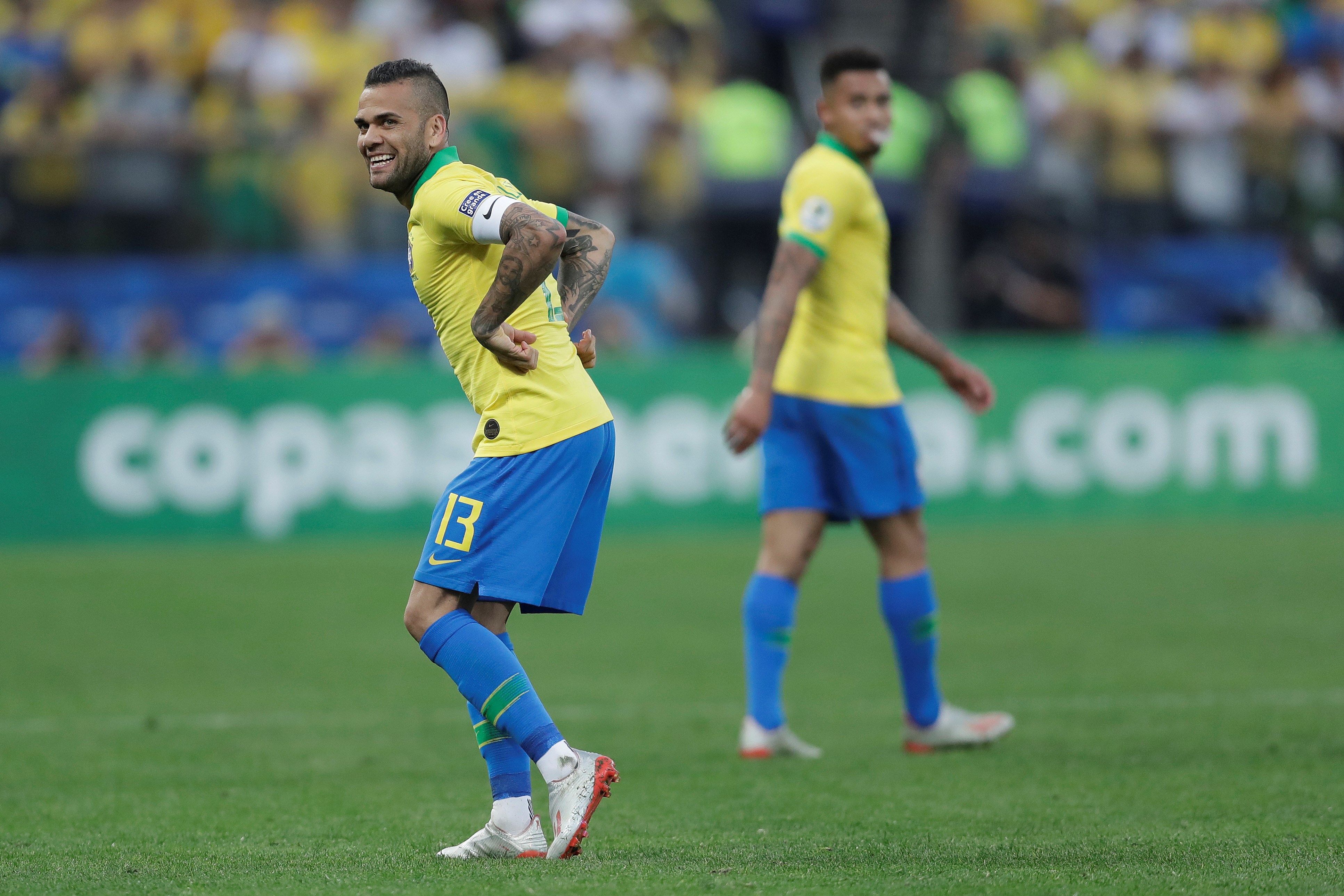 秘鲁队在比赛中勇夺胜利,成功晋级 秘鲁队在比赛中勇夺胜利,成功晋级