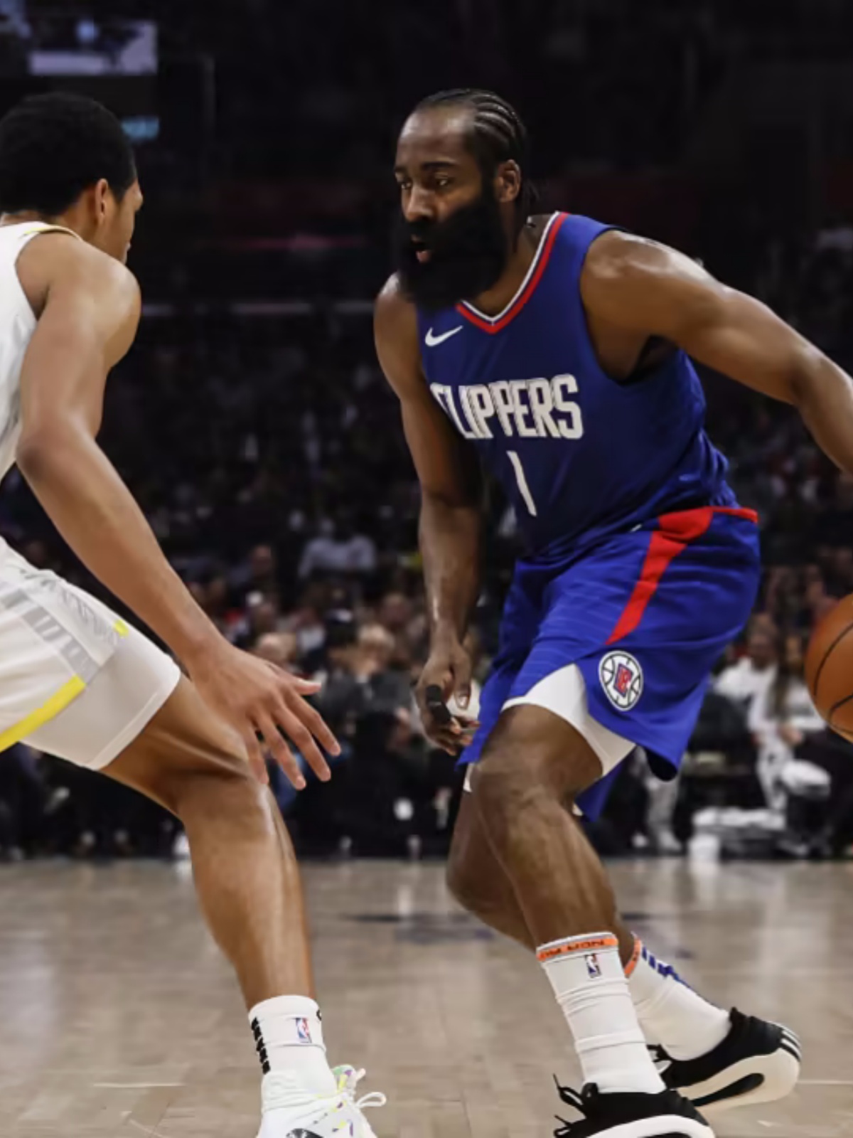 关于爵士碾压法国男篮，哈登三分雨点燃全场的信息