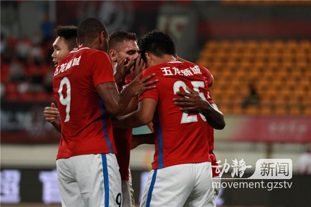 巴勒莫主场失利,保级形势严峻 巴勒莫主场失利,保级形势严峻