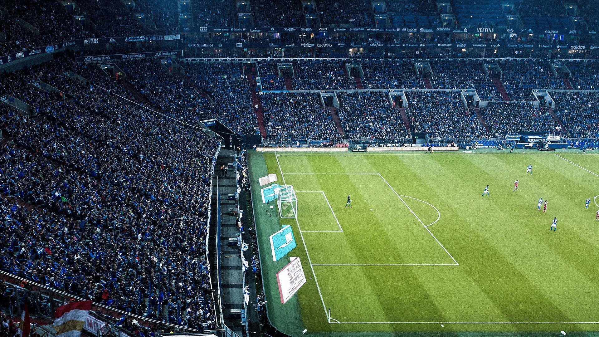 绿茵与赛道，马竞轻取玻利维亚的战术交响，阿劳霍在F1街道赛的接管艺术