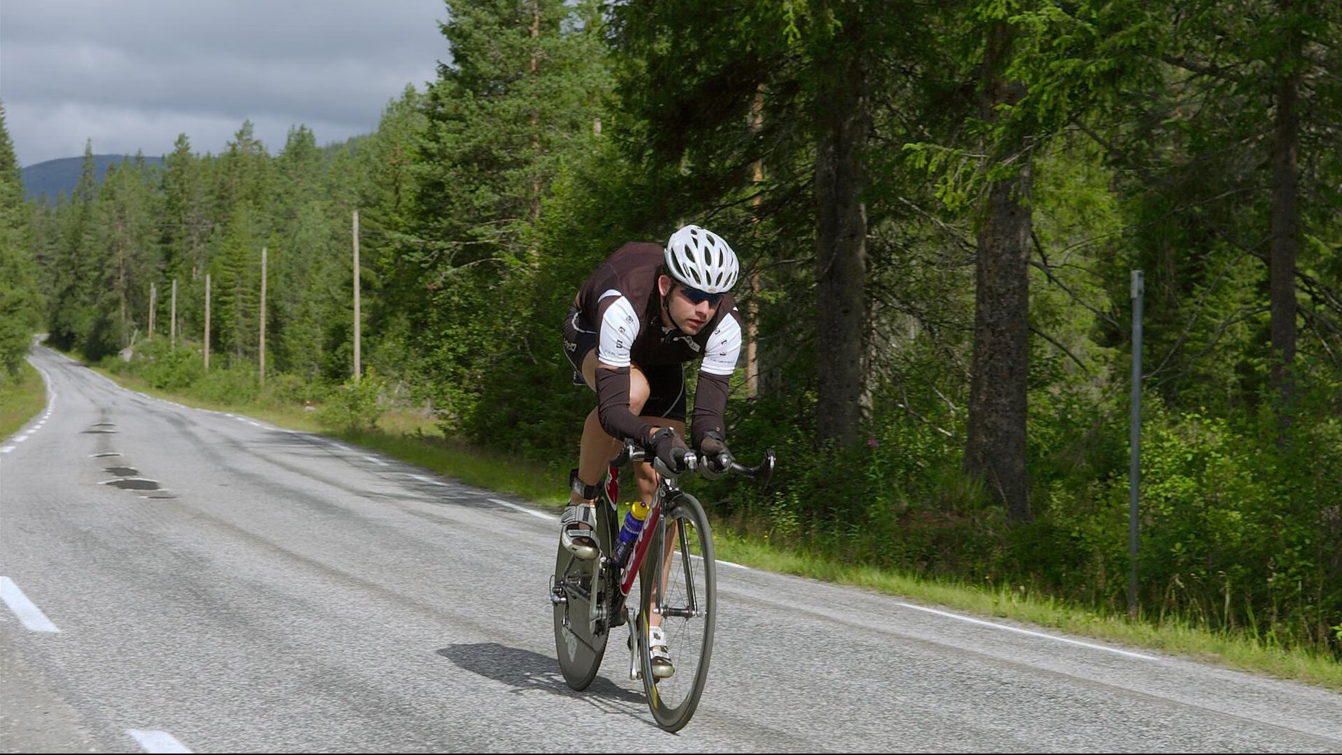 林高远高光时刻点燃全场,中国队直落三盘轻取日本队