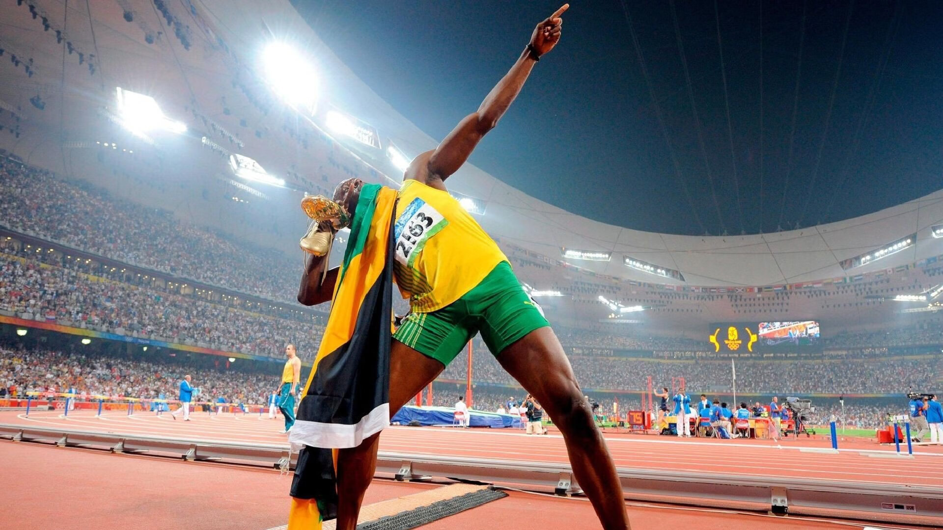 一记封盖，定音达拉斯—当字母哥的臂展在东莞划出历史性弧线